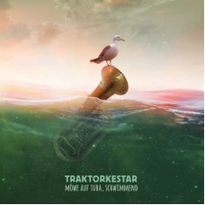 Traktorkestar - Möwe auf Tuba, schwimmend